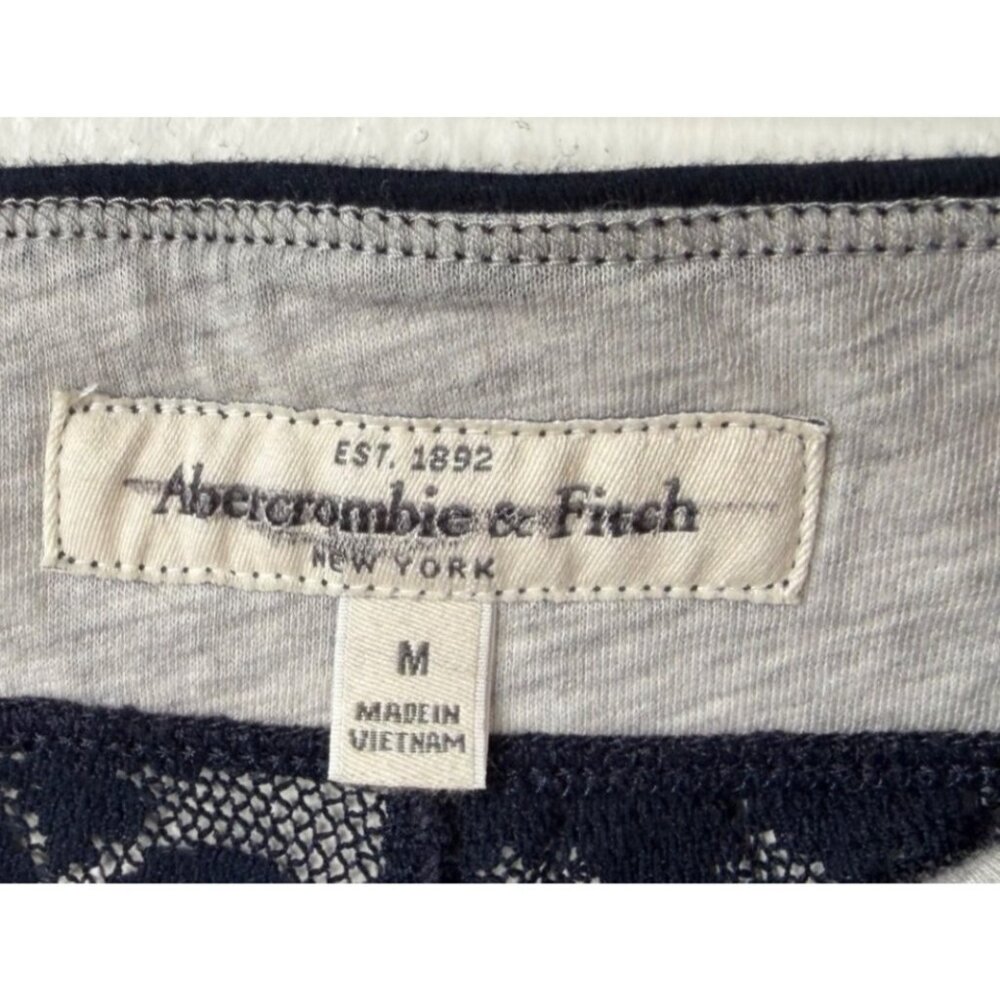 Abercrombie Fitch Women's Perfect Stretch Sheer Lace Capris Navy Blue Sz M - Picture 3 of 9